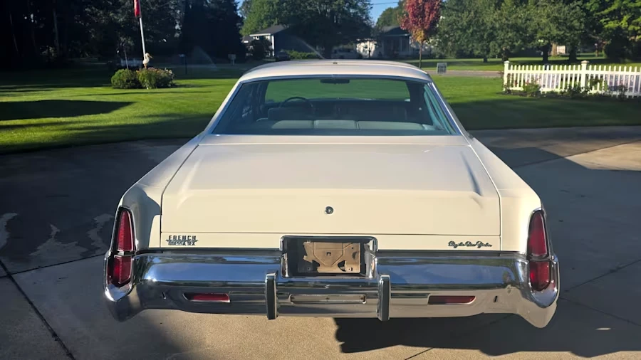 1977 Chrysler New Yorker - Image 4 of 15