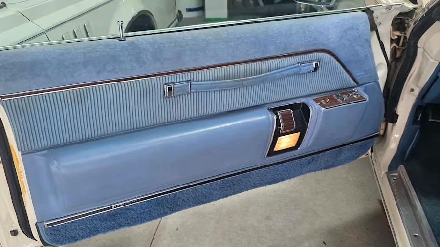 1977 Chrysler New Yorker - Image 10 of 15