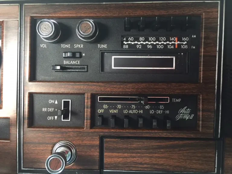 1977 Chrysler New Yorker - Image 12 of 20