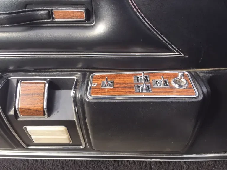1977 Chrysler New Yorker - Image 13 of 20
