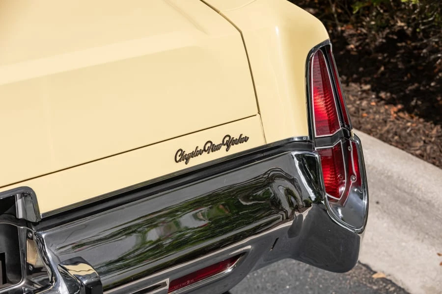 1977 Chrysler New Yorker - Image 11 of 31