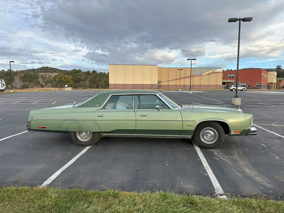 1977 Chrysler New Yorker - Image 9 of 31