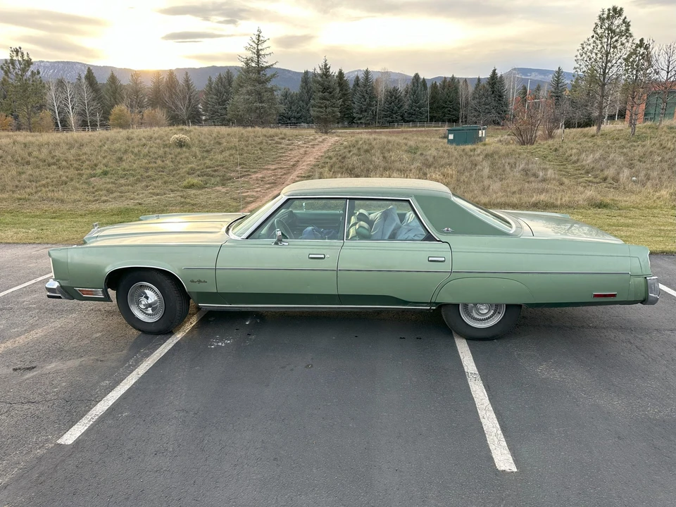 1977 Chrysler New Yorker - Image 2 of 31