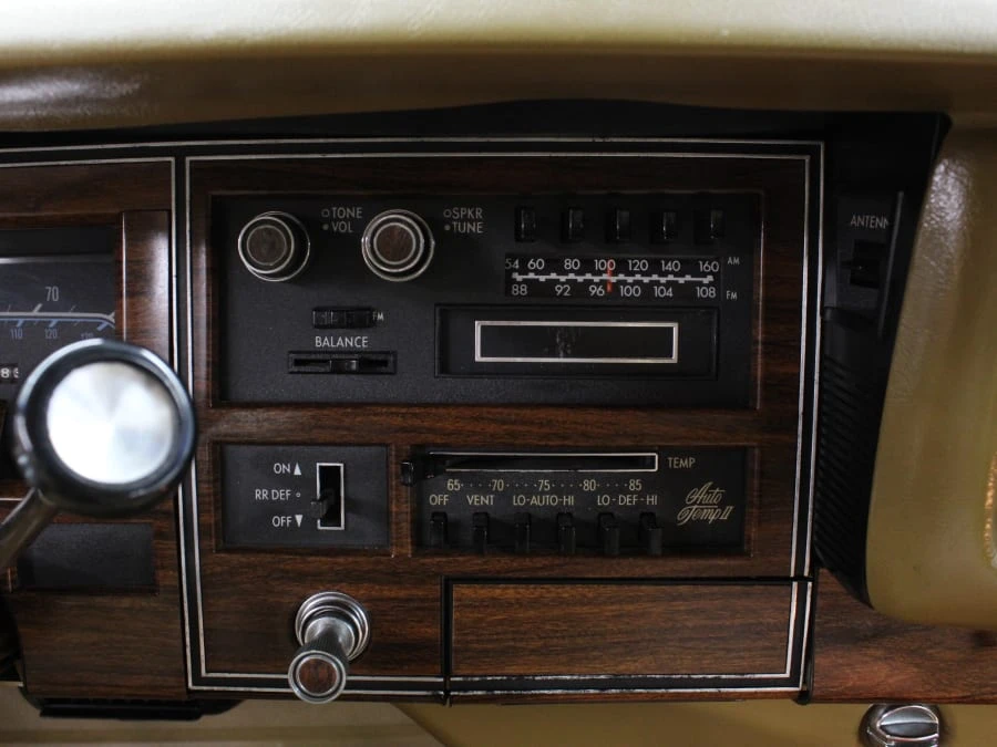 1977 Chrysler New Yorker - Image 16 of 17