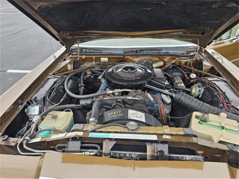 1977 Chrysler Newport - Image 6 of 18