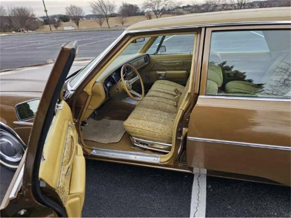 1977 Chrysler Newport - Image 10 of 18