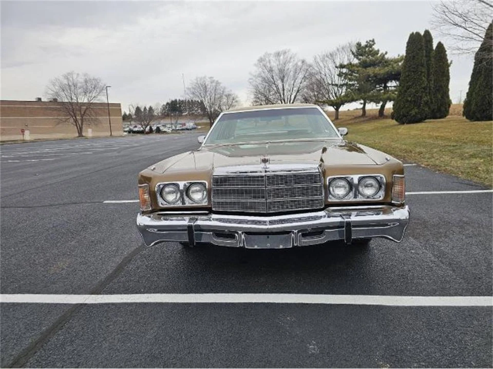 1977 Chrysler Newport - Image 15 of 18