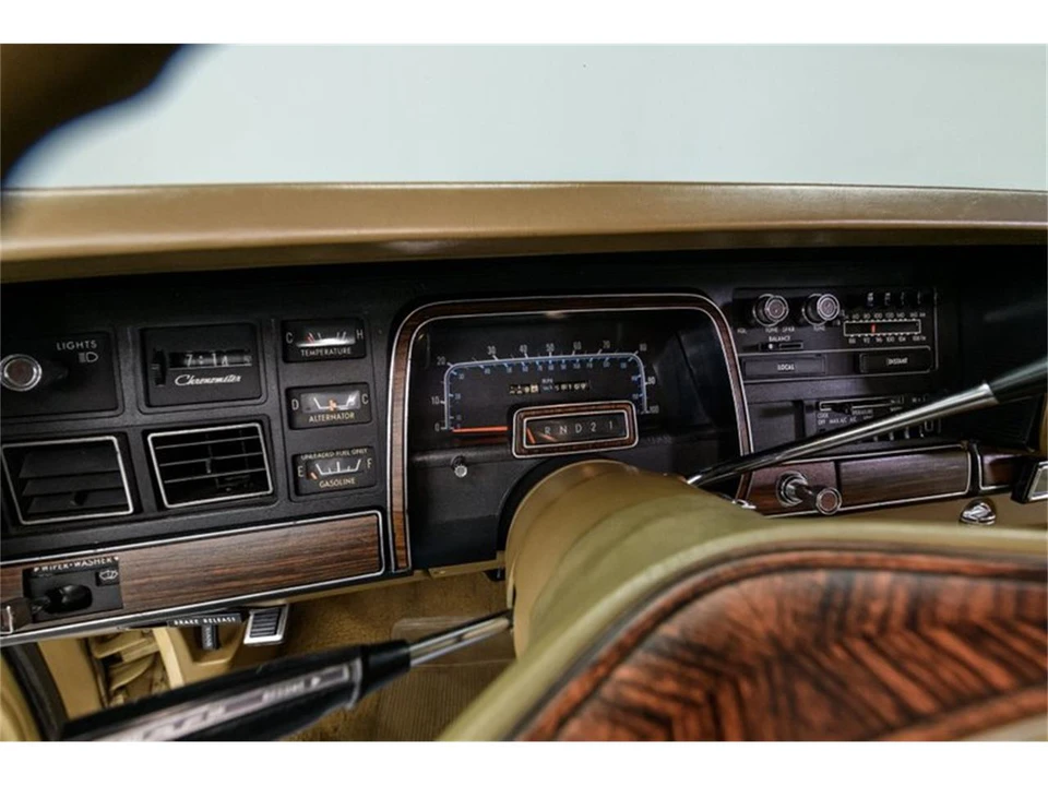 1977 Chrysler Newport - Image 23 of 31