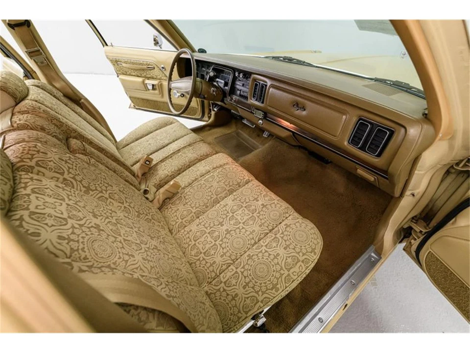 1977 Chrysler Newport - Image 15 of 31