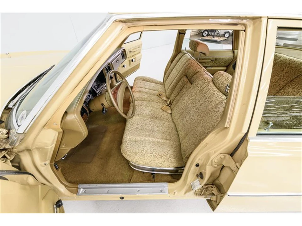 1977 Chrysler Newport - Image 24 of 31