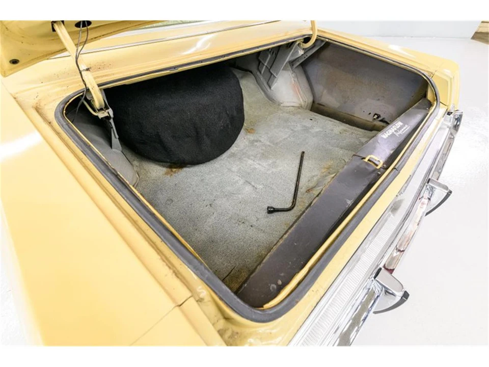 1977 Chrysler Newport - Image 30 of 31
