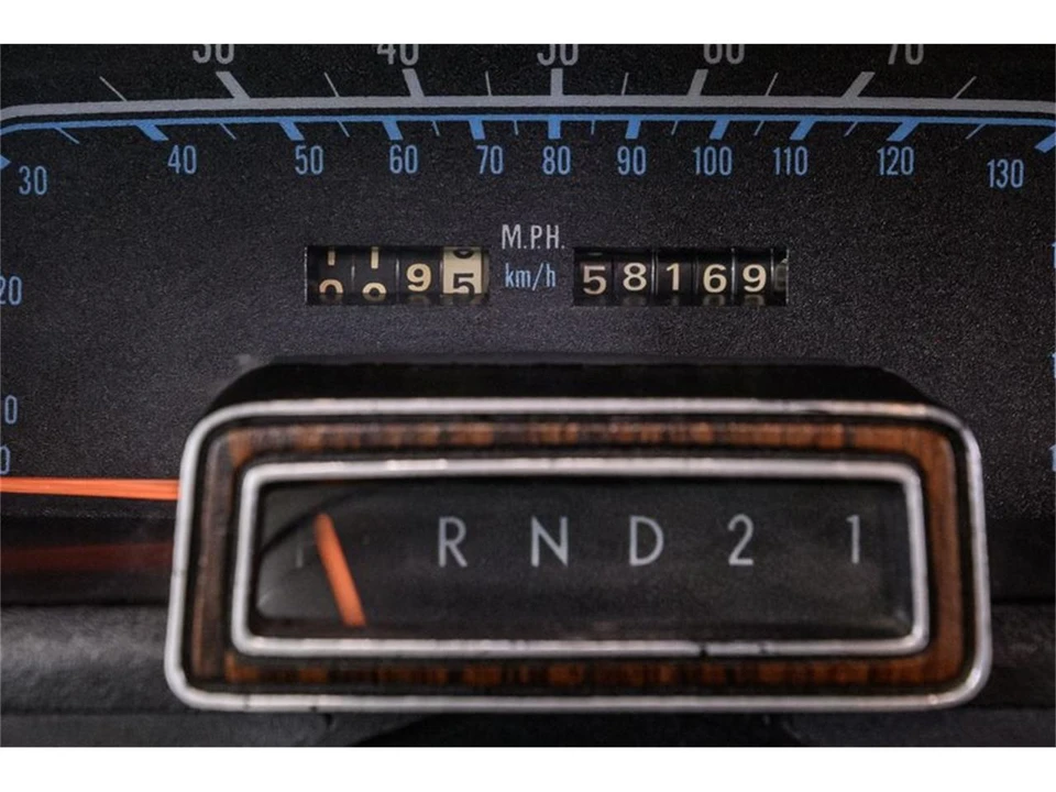1977 Chrysler Newport - Image 21 of 31