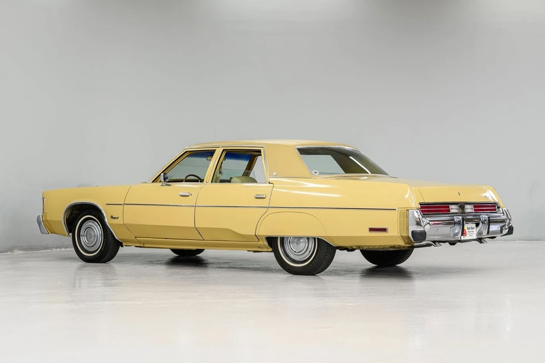 1977 Chrysler Newport - Image 4 of 31