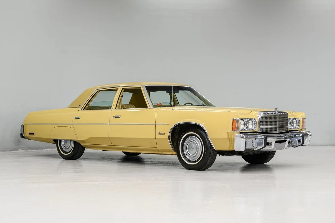 1977 Chrysler Newport - Image 9 of 31