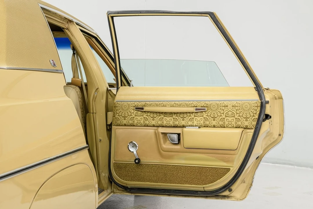 1977 Chrysler Newport - Image 13 of 31