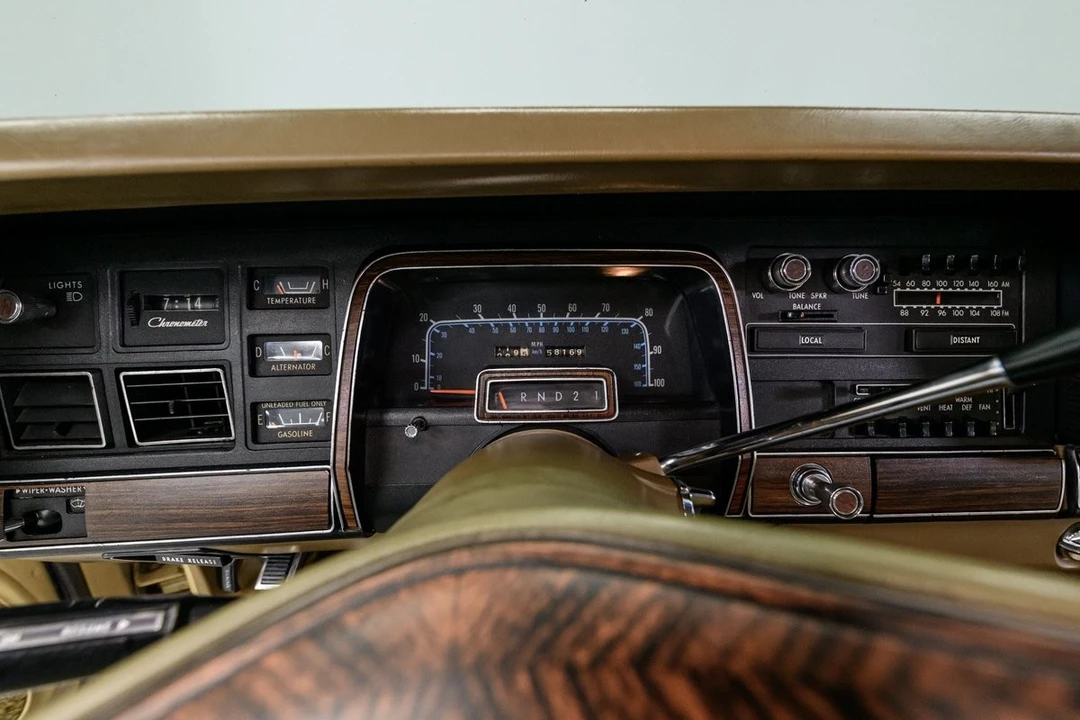 1977 Chrysler Newport - Image 21 of 31