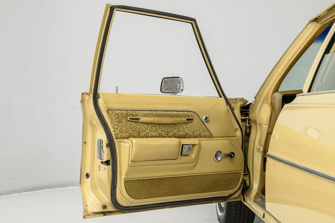 1977 Chrysler Newport - Image 10 of 31