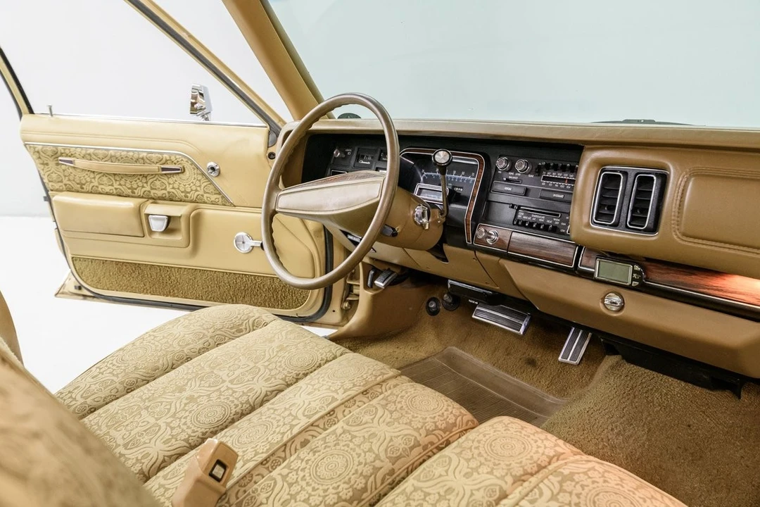 1977 Chrysler Newport - Image 17 of 31
