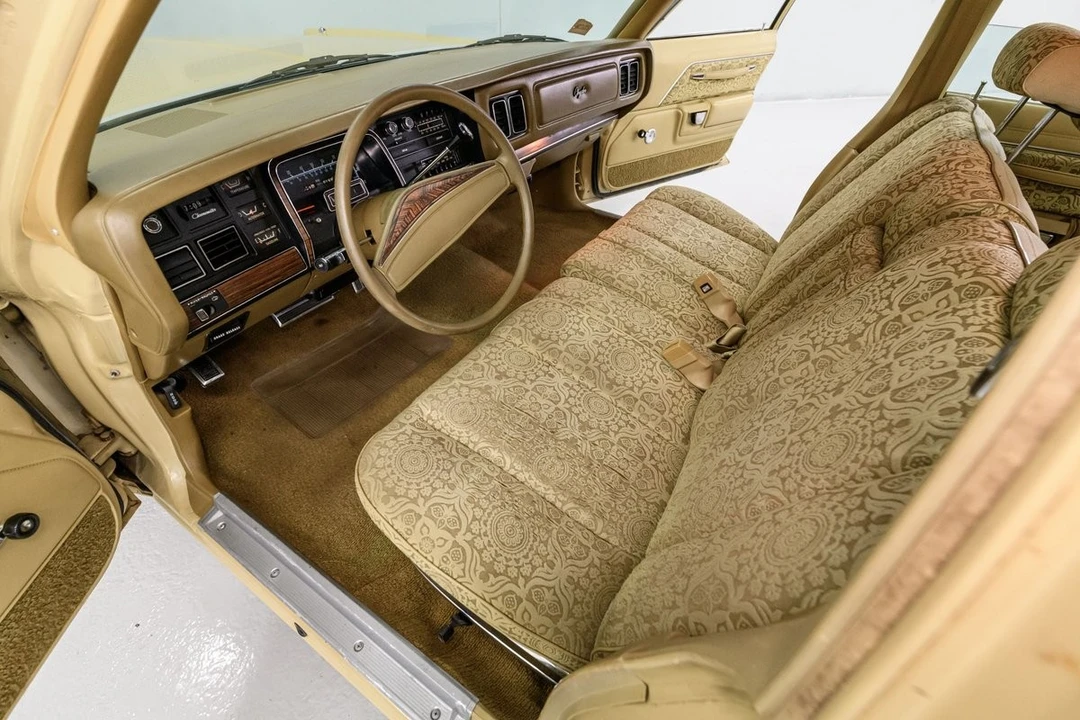 1977 Chrysler Newport - Image 15 of 31