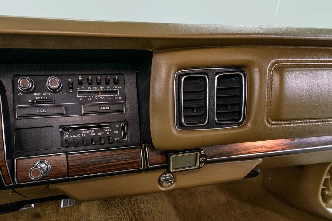 1977 Chrysler Newport - Image 20 of 31