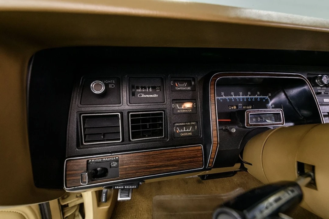 1977 Chrysler Newport - Image 23 of 31
