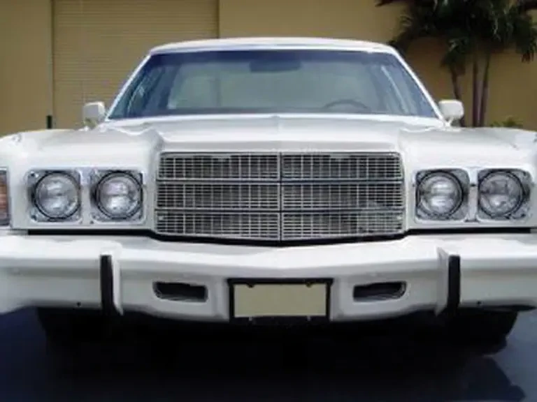 1977 Chrysler Newport - Image 2 of 9