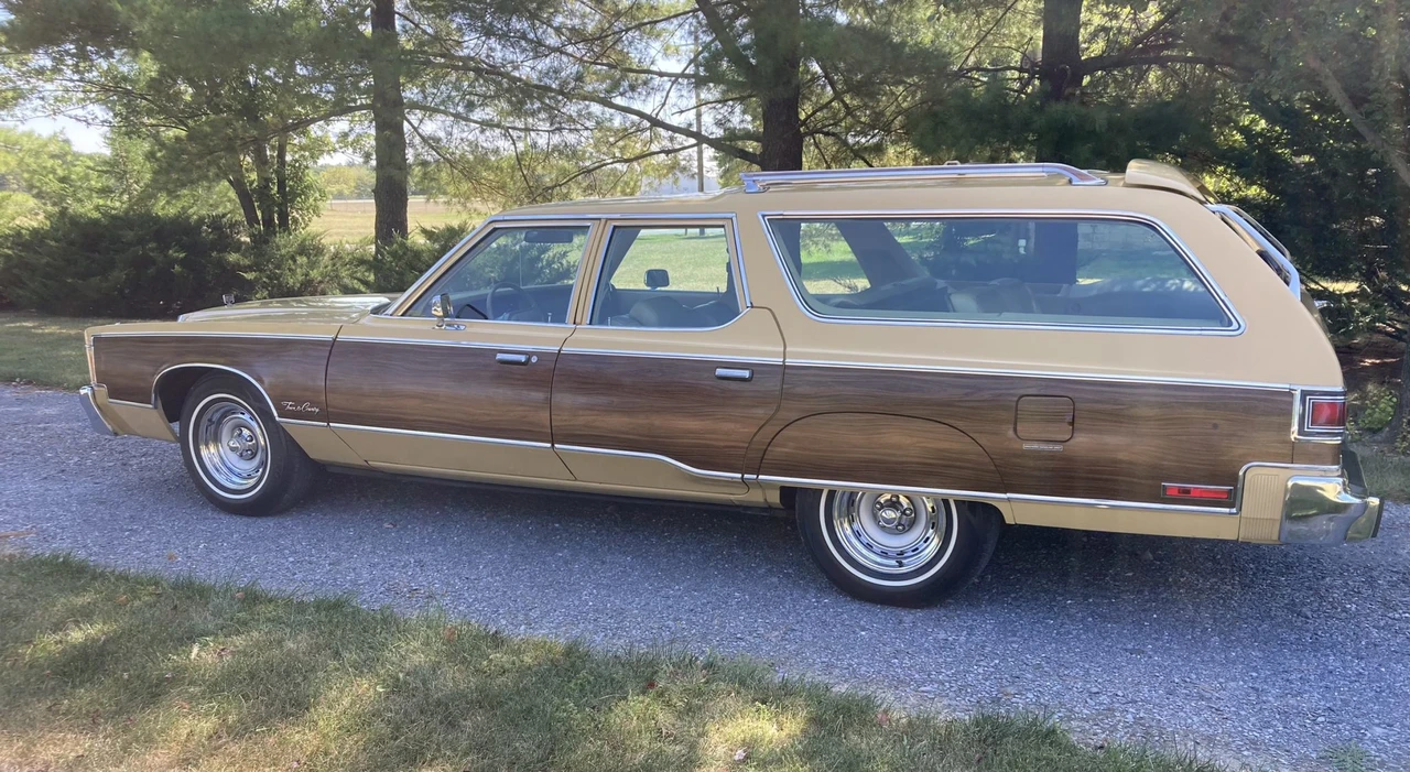 1977 Chrysler Town & Country - Image 25 of 31
