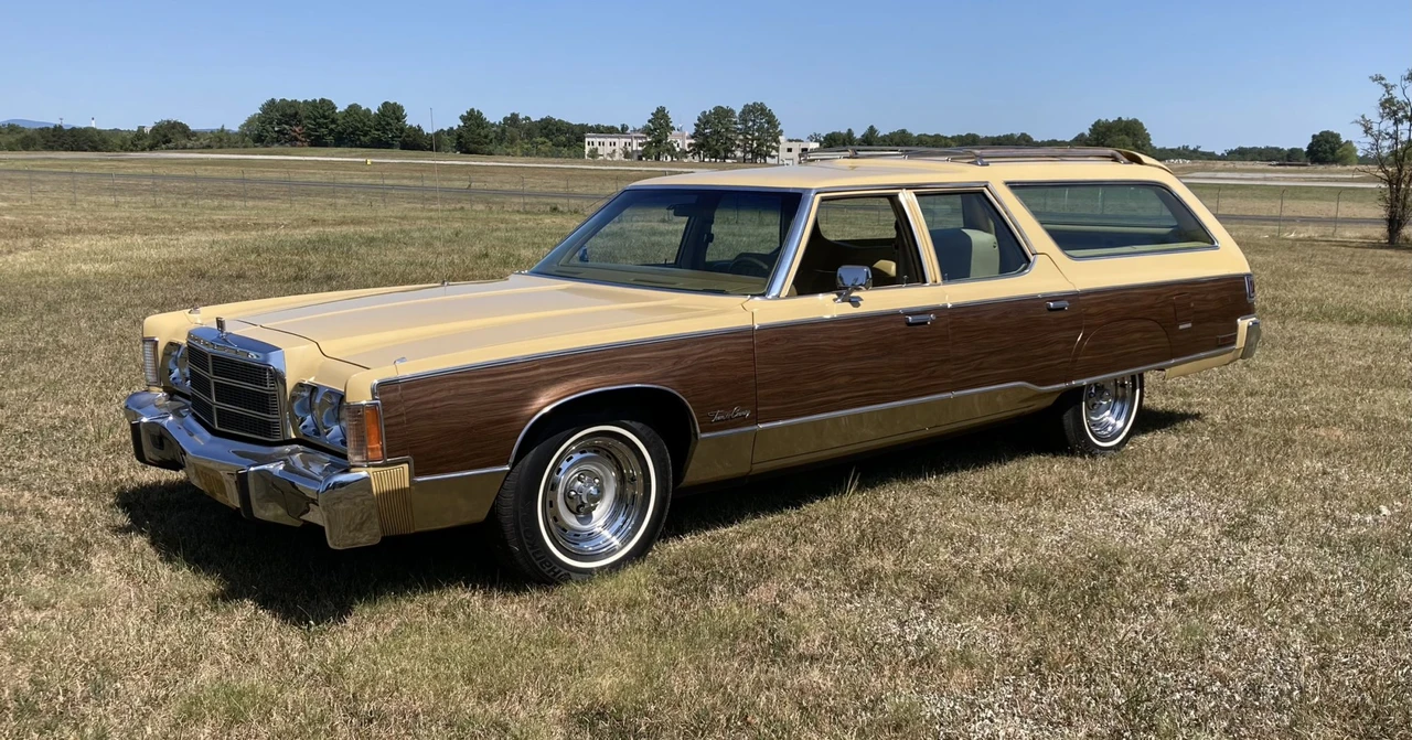 1977 Chrysler Town & Country - Image 14 of 31
