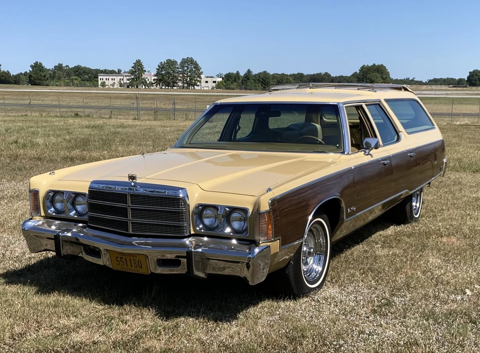 1977 Chrysler Town & Country - Image 4 of 31
