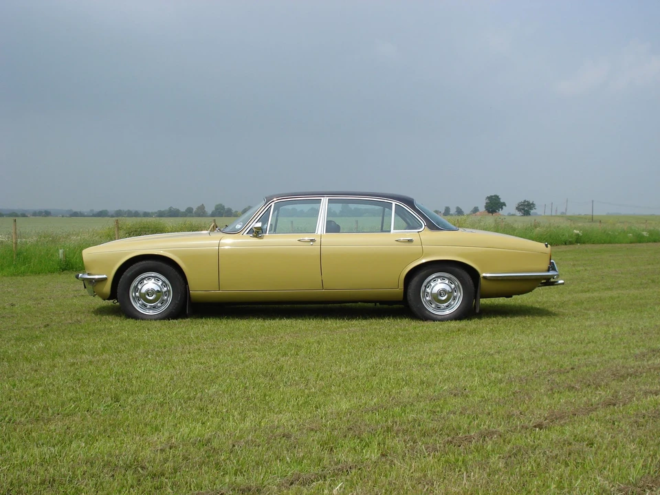1977 Daimler - Image 3 of 4