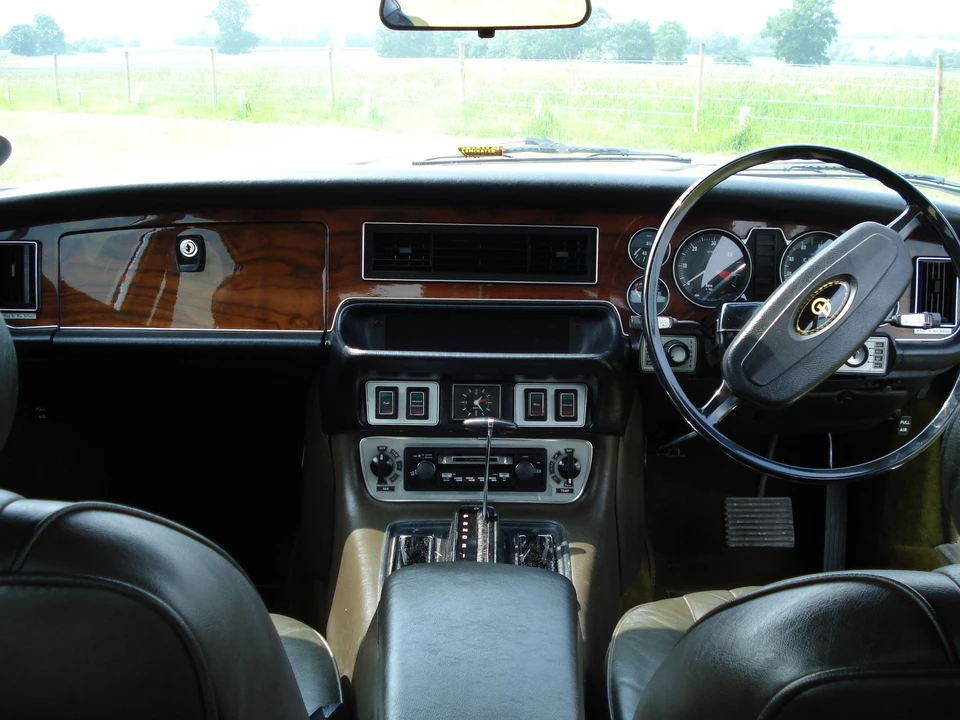 1977 Daimler - Image 4 of 4
