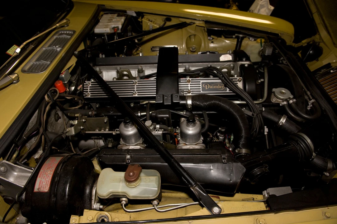1977 Daimler - Image 2 of 11