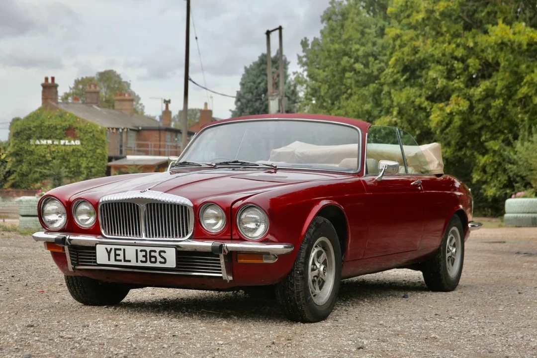 1977 Daimler - Image 2 of 30