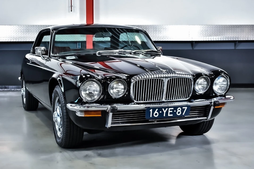 1977 Daimler - Image 10 of 30