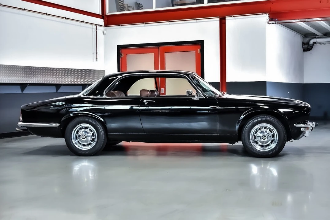 1977 Daimler - Image 15 of 30