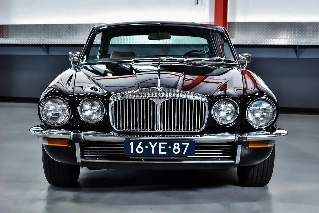 1977 Daimler - Image 8 of 30