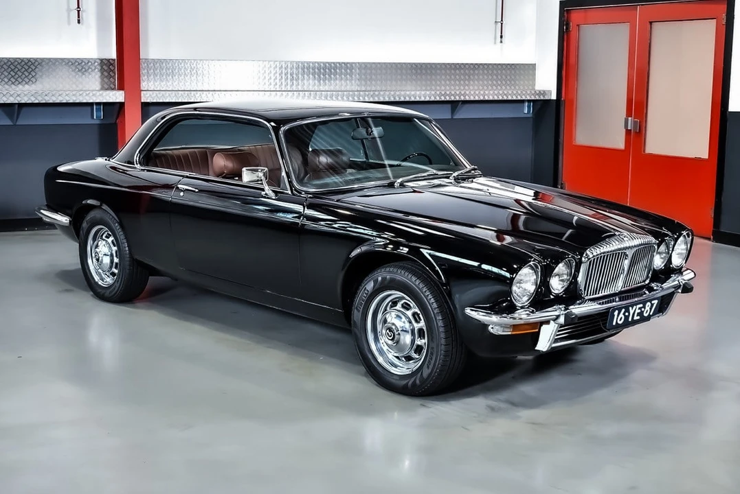 1977 Daimler - Image 11 of 30