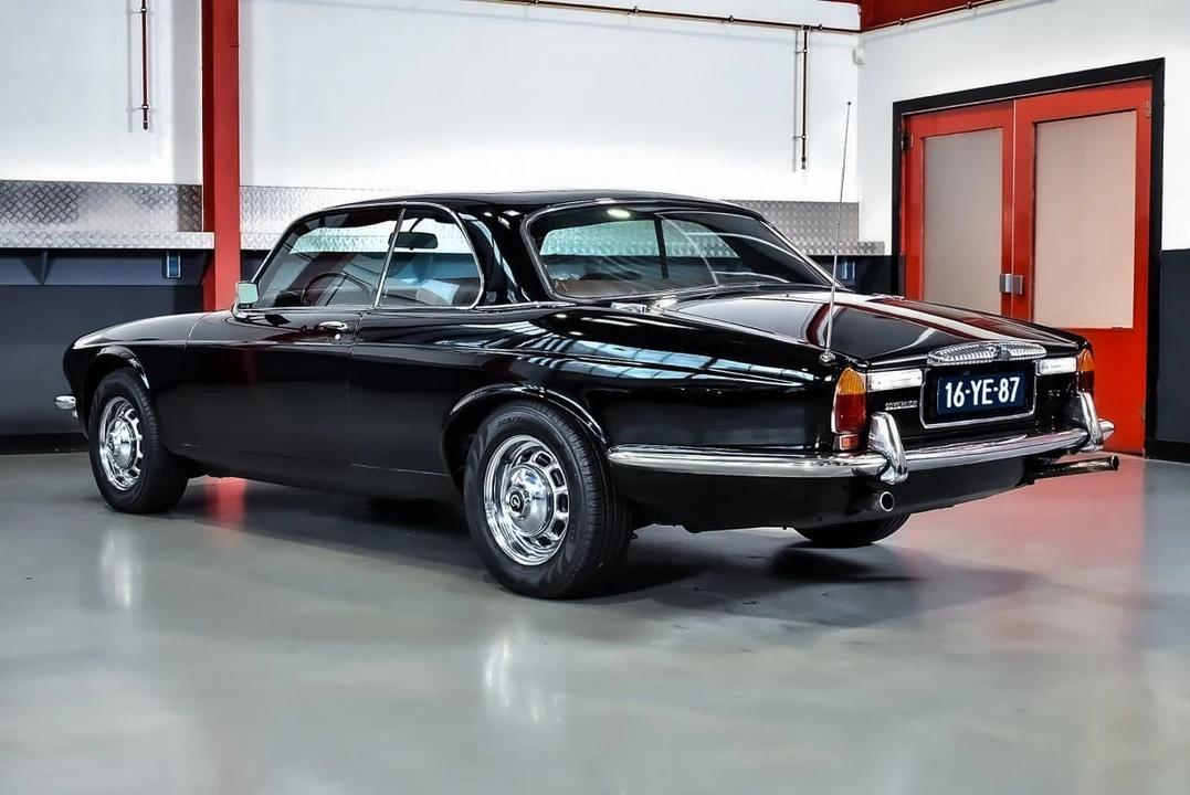 1977 Daimler - Image 3 of 30