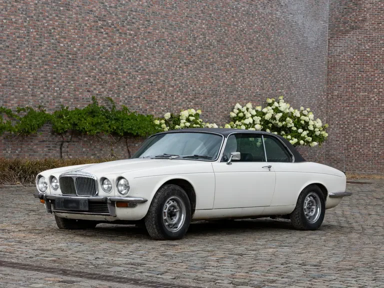 1977 Daimler - Image 2 of 31