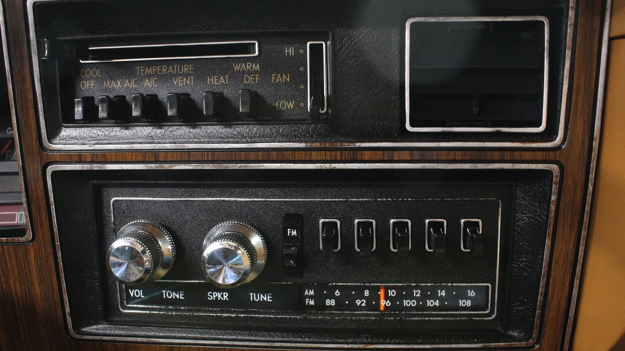1977 Dodge Aspen - Image 14 of 24