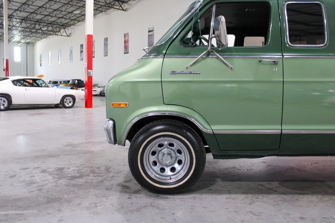 1977 Dodge Ram Van - Image 2 of 12