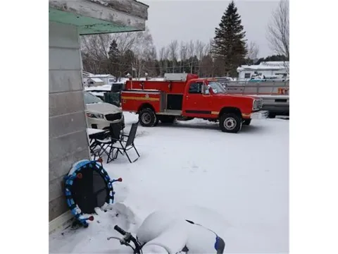 1977 Dodge D700 Fire Truck