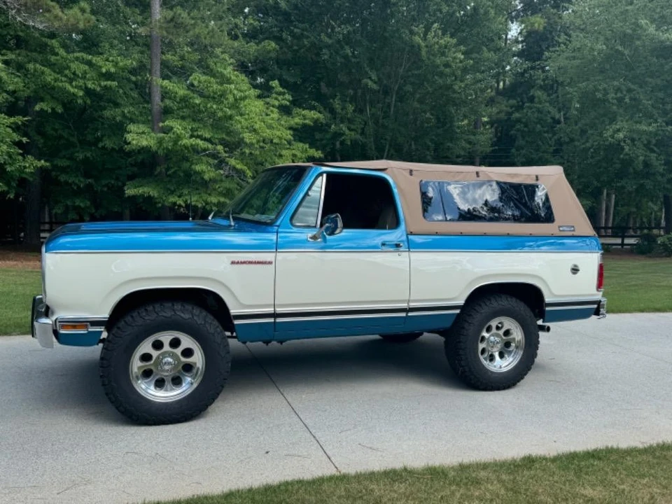 1977 Dodge Ramcharger - Image 11 of 21