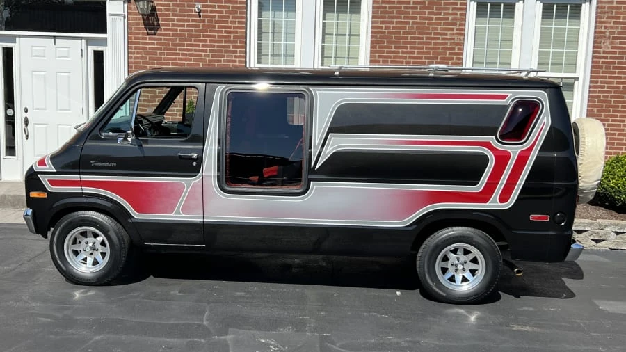 1977 Dodge Ram Van - Image 2 of 15