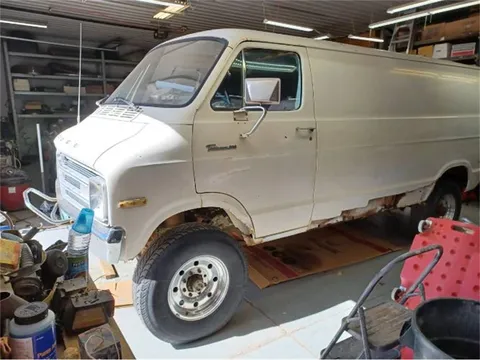 1977 Dodge Tradesman Pathfinder 4x4