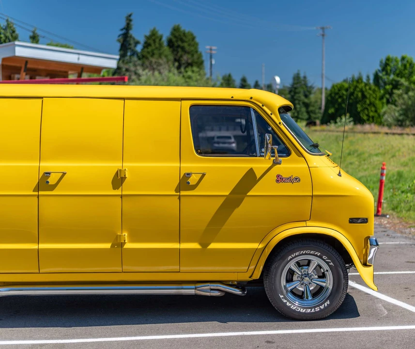 1977 Dodge Ram Van - Image 17 of 31