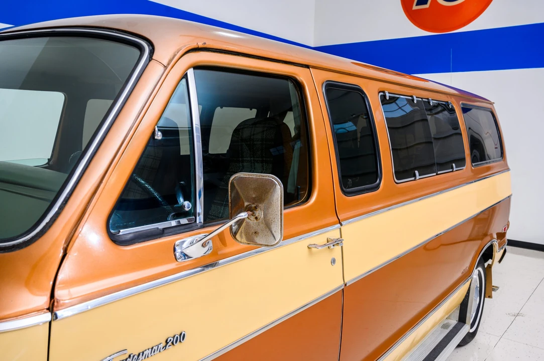 1977 Dodge Ram Van - Image 15 of 31