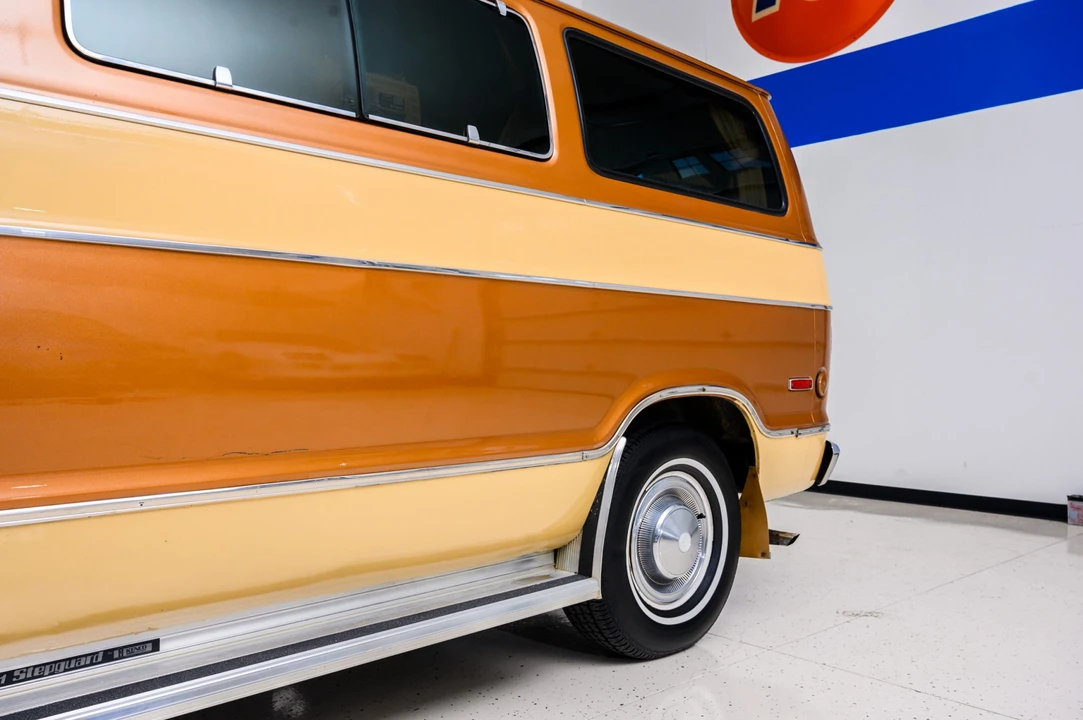 1977 Dodge Ram Van - Image 18 of 31