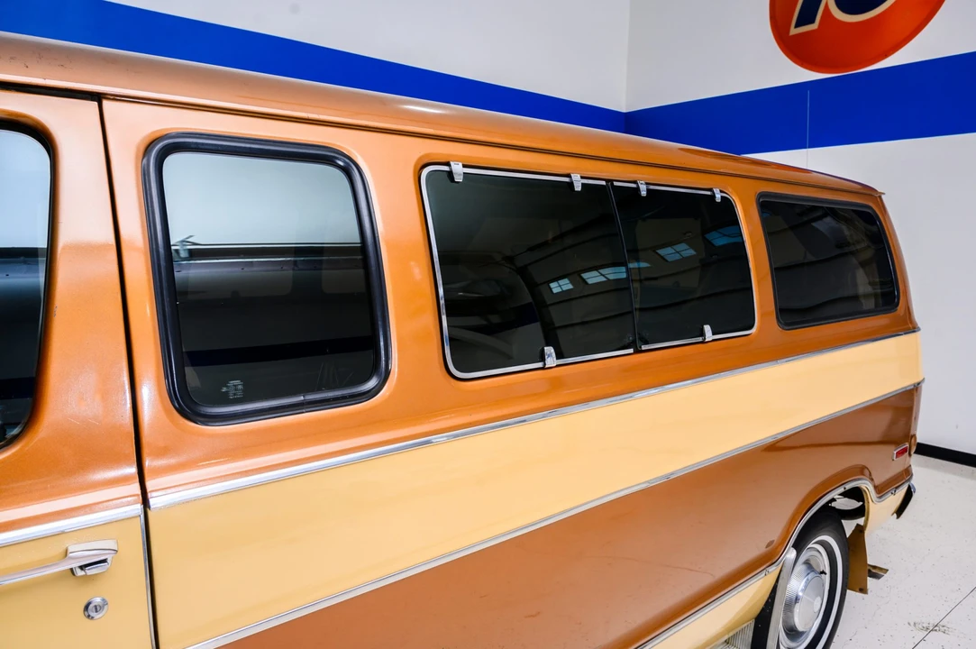 1977 Dodge Ram Van - Image 17 of 31