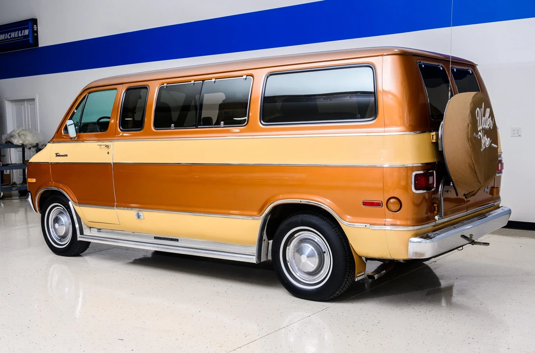 1977 Dodge Ram Van - Image 10 of 31